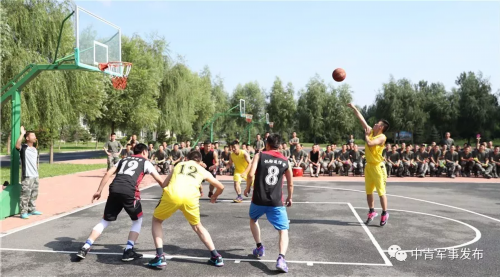 新华社柏林8月12日电（记者刘旸）中国男篮12日在德国汉堡举行的德国篮球超级杯比赛上